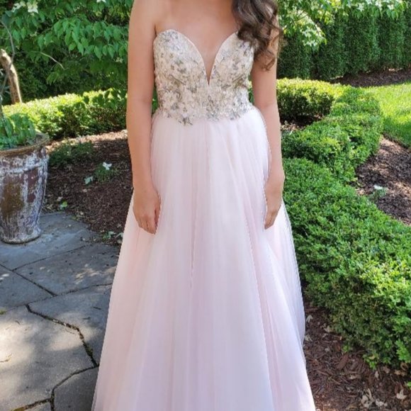 Faviana Prom Gown - Picture 1 of 6